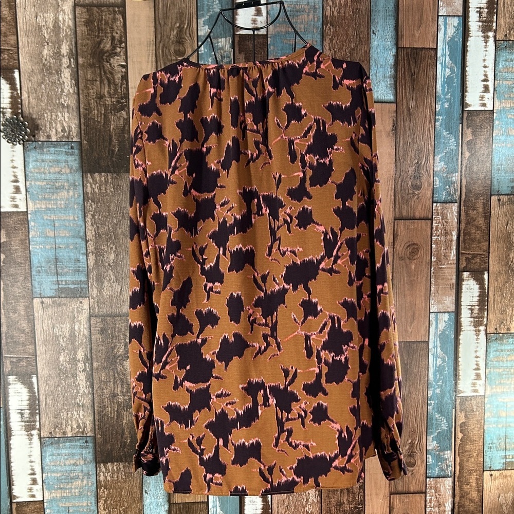 Floral Women's button down Blouse - Picture 13 of 16